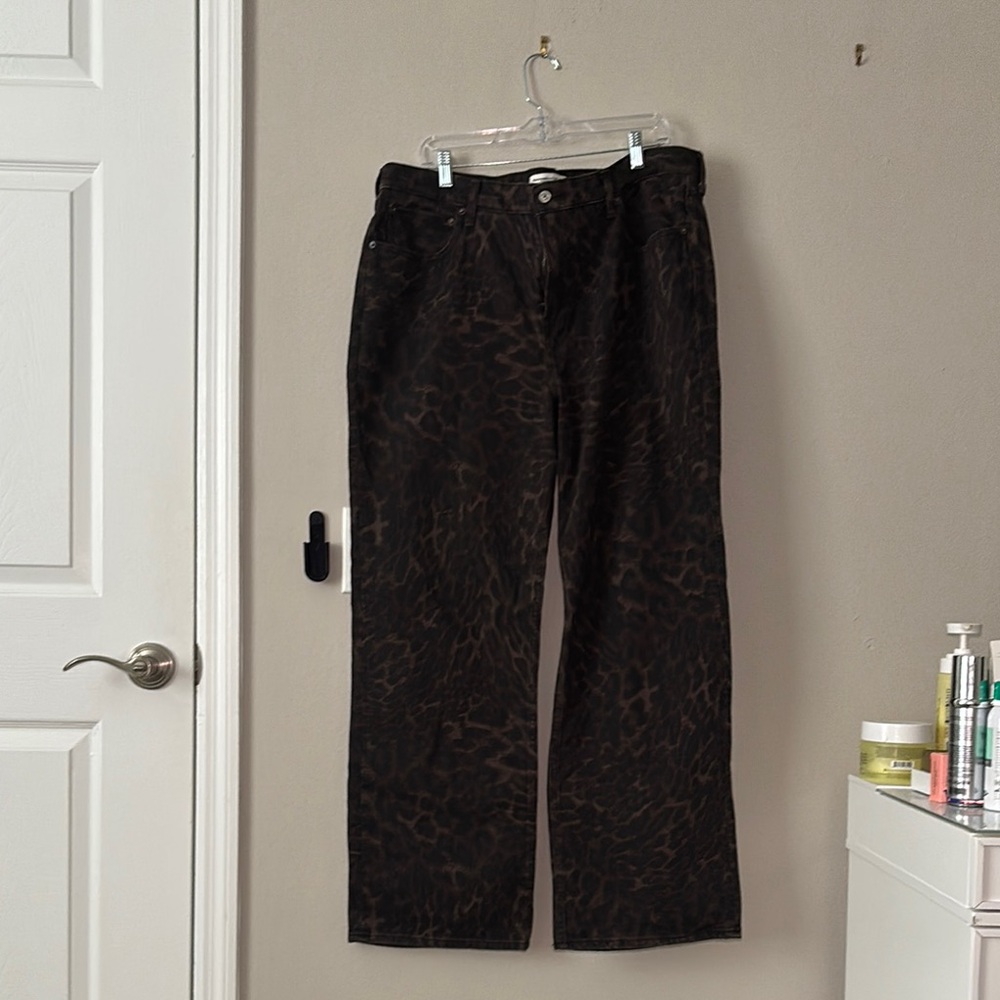 Abercrombie & Fitch Cheetah High-Rise Straight Leg Jeans